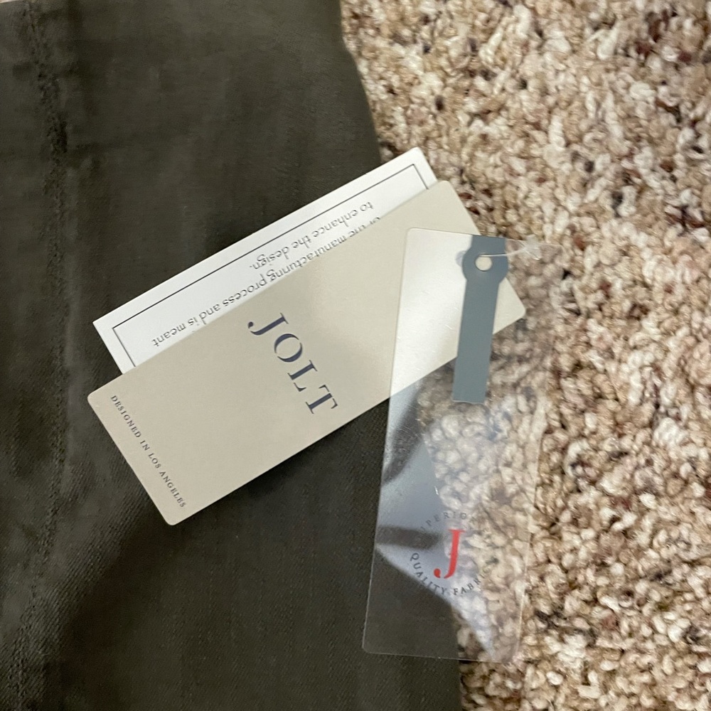 JOLT SKIRT - Picture 2 of 3